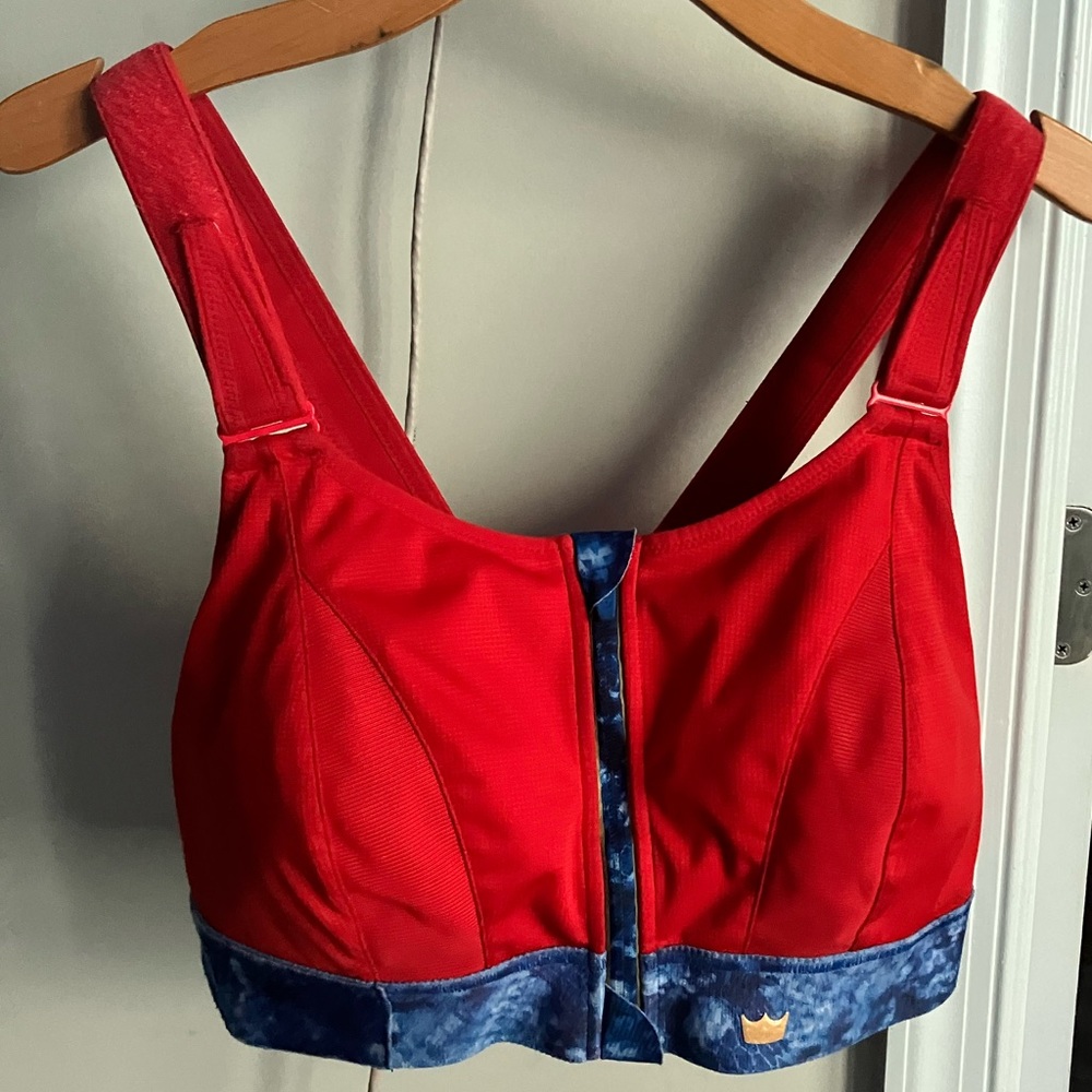 SHEFIT Sports Bra